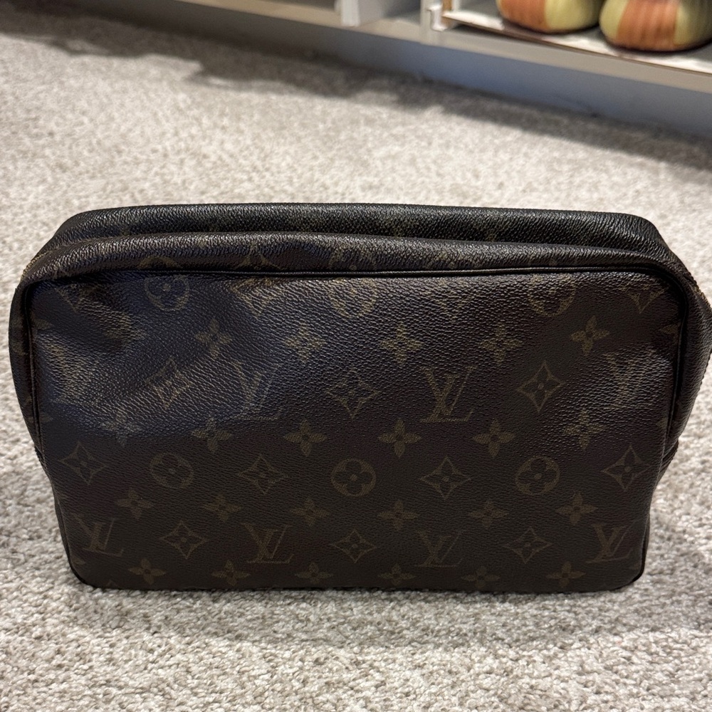 Louis Vuitton Monogram Toiletry 28 Pouch